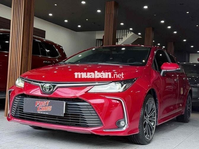 Toyota Corolla Altis 1.8V 2022 16.000 km không lỗi