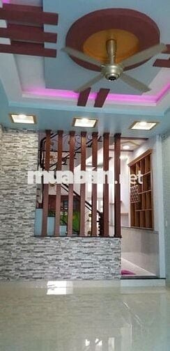 Cho thuê nhà 3 lầu đẹp đường 8m phường Tân Chánh Hiệp Q12
