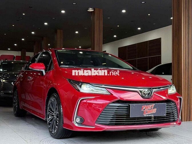 Toyota Corolla Altis 1.8V 2022 16.000 km không lỗi