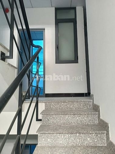 Cho thuê tòa nhà MT 209 Nguyễn Văn Khối, Hầm 7 lầu . Giá 70tr/1th