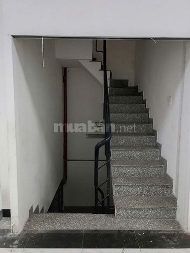 Cho thuê tòa nhà MT 209 Nguyễn Văn Khối, Hầm 7 lầu . Giá 70tr/1th