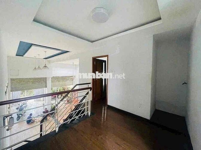 NHÀ TX38 RỘNG ( SÂN XE HƠI ) TRỆT LỬNG 2PN 2WC