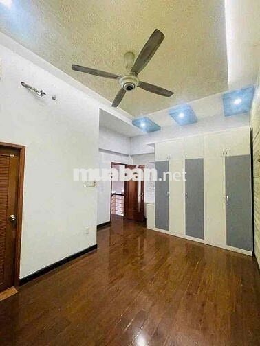 NHÀ TX38 RỘNG ( SÂN XE HƠI ) TRỆT LỬNG 2PN 2WC