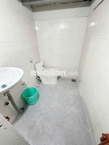 Nhà nguyên căn Nguyễn Ngọc Nhựt (2pn, 1wc). Dtsd 96m2