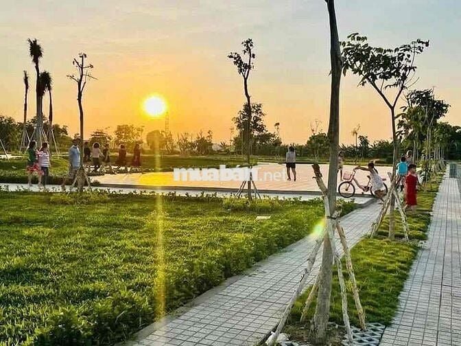 Bán nền đẹp chỉ 1 TỶ 100 TRIỆU GẦN HỒ NƯỚC NGỌT
