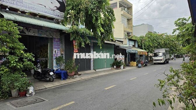 Bán gấp nhà 3 lầu 4x20, mặt tiền kdbb 12m, gần cổng KCN Vĩnh Lộc A
