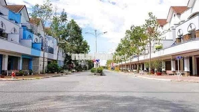 Bán nền đẹp chỉ 1 TỶ 100 TRIỆU GẦN HỒ NƯỚC NGỌT
