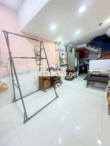 CHO THUE NHÀ H3G, 2 XET, VƯỜN CHUỐI Q..3