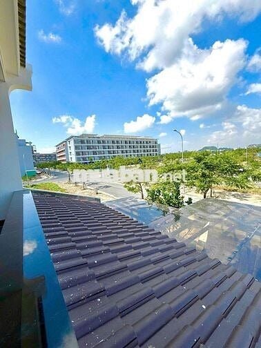 🌿 SỐNG HIỆN ĐẠI GIỮA LÒNG ĐÔ THỊ XANH FPT CITY