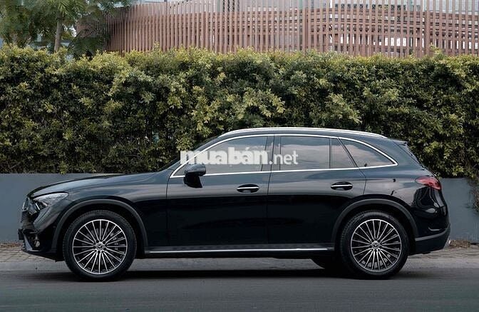 Mercedes-Benz GLC300 4Matic 2024 Xăng lai điện Đen