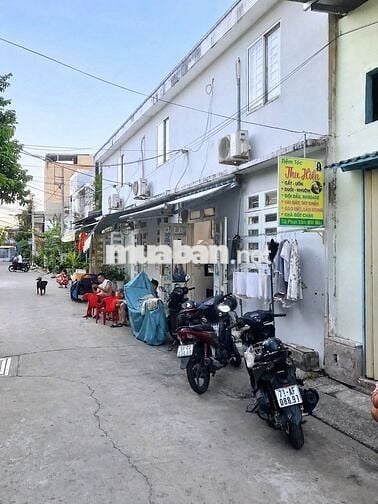 Nhà phố trệt gác suốt. Mặt tiền 6m, oto quay đầu. Ngay TT Phước Kiển