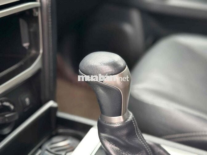 Toyota Hà Đông Land Cruiser 2.7VX 2019 Đen 3v4 km