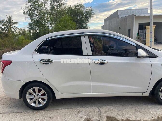 Hyundai Grand i10 2016 Trắng Số sàn 5 chỗ