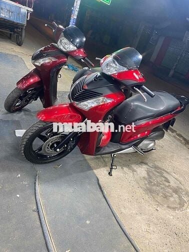 Honda SH Ý Tự động màu Đỏ