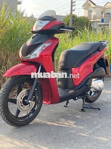 Honda SH Ý Tự động màu Đỏ