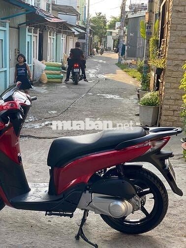 Honda SH Ý Tự động màu Đỏ