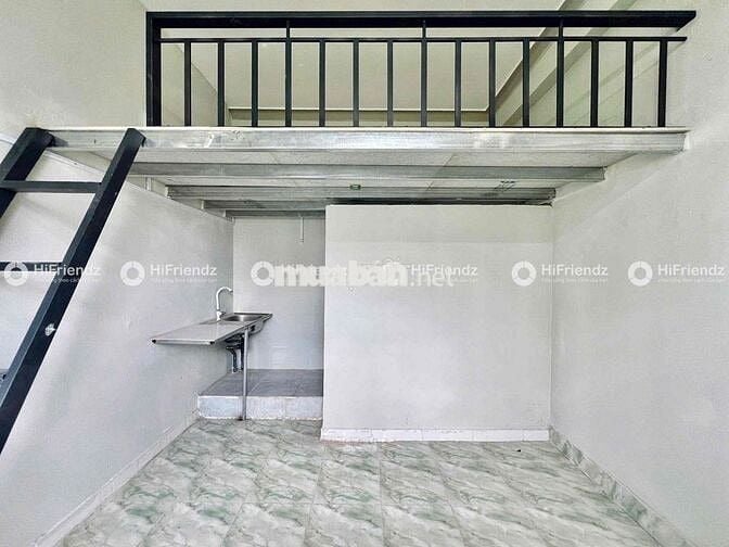 PHÒNG GÁC CÓ CỬA SỔ TRỜI GIÁ RẺ GẦN ĐẦM SEN, ĐH VĂN HIẾN. BỐN XÃ