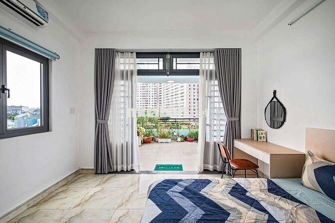 Căn hộ sân vườn 65m2 full nt Trần Quang Khải - Q1