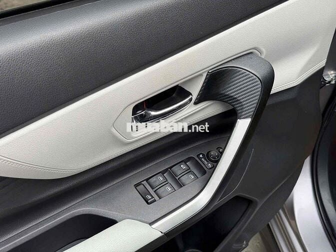 Toyota Veloz Top 2024, Bạc tím (giảm từ 10tr)