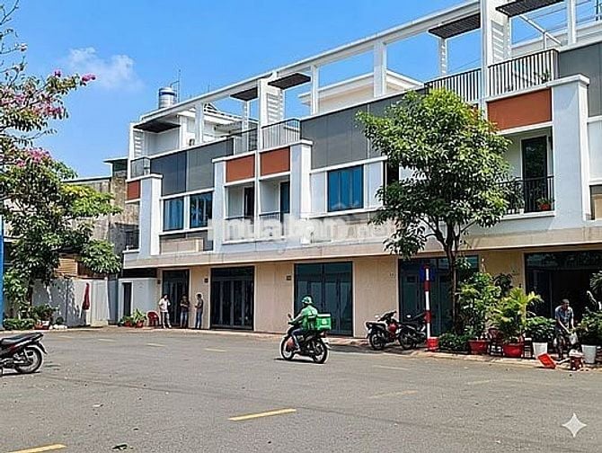 NHÀ THẬT- CHỈ 3,0 TỶ CĂN 3 TẦNG - KHU BIỆT LẬP AN NINH 24/7- HOÀN CÔNG