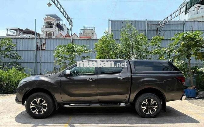 Mazda BT-50 2.2AT 1cầu 2018 118,000km Nâu
