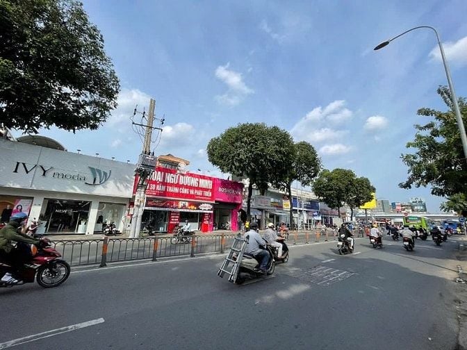 Cho Thuê Nhà Ngang 10m Mặt Tiền Quang Trung, Phường 10, Quận Gò Vấp 