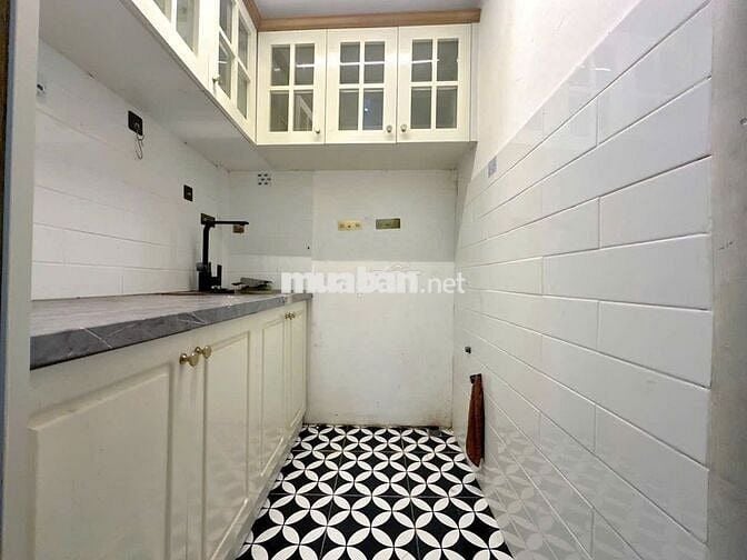 Nhà nguyên căn Trần Bình Trọng 3 tầng – 8triệu/tháng