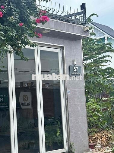 Cho thuê mặt tiền 200m2 kinh doanh , đường rộng 20m