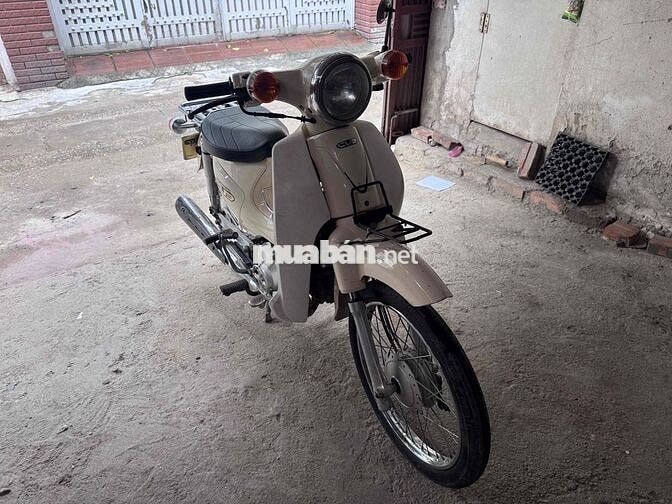 Honda Super Cub 50cc Trắng kem