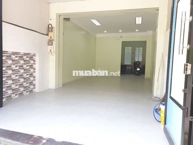 Cho thuê mặt tiền tầng trệt (4x20m) 903B Tạ Quang Bửu P5 Q8 TPHCM