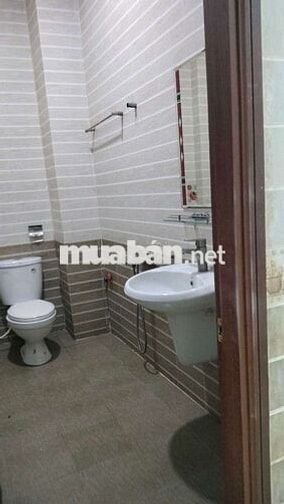 BÁN NHÀ HÓC MÔN - 4 TẦNG ĐẸP LUNG LINH - XE TẢI THÔNG -DT KHỦNG 