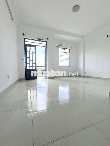SIÊU PHẨM BAN CÔNG MỚI TINH GẦN CHỢ BÀ ĐIỂM