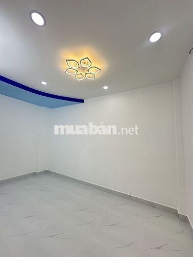 Nhà mới 2pn 1p thờ 2wc hẻm xe hơi 
