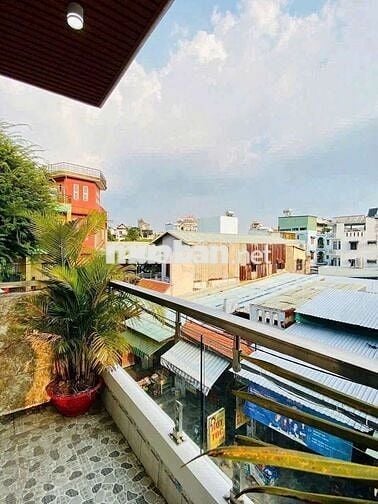 Cho thuê nguyên căn Bùi Quang Là,mới xây ngay chợ