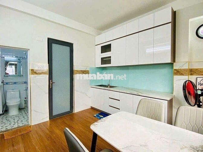 Cho thuê nguyên căn Bùi Quang Là,mới xây ngay chợ