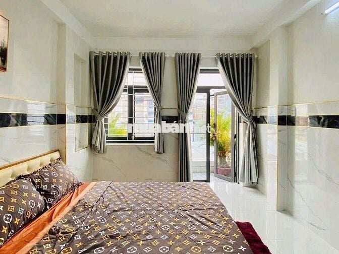 Cho thuê nguyên căn Bùi Quang Là,mới xây ngay chợ