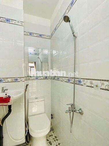 Cho thuê nguyên căn Bùi Quang Là,mới xây ngay chợ