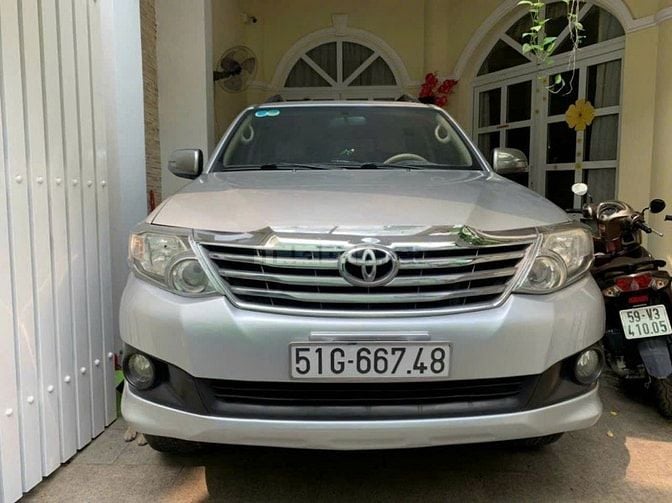 Toyota FORTUNER bản V số tự động đời cuối 2012