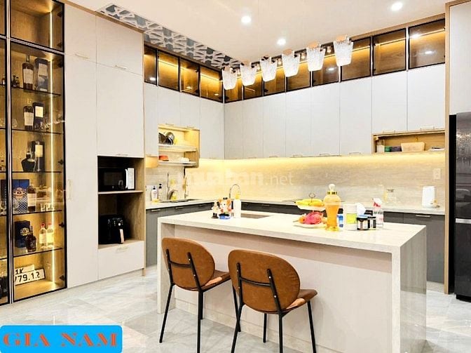 BÁN BIỆT THỰ HẺM 2 XE HƠI TRÁNH NHAU : 101/62 NGUYỄN CHÍ THANH - P. 9 