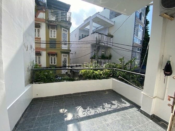 Bán nhà 3.5 x 14 Hoàng Hoa Thám cách hẻm xe hơi 5m nở hậu 3 tầng giá 6