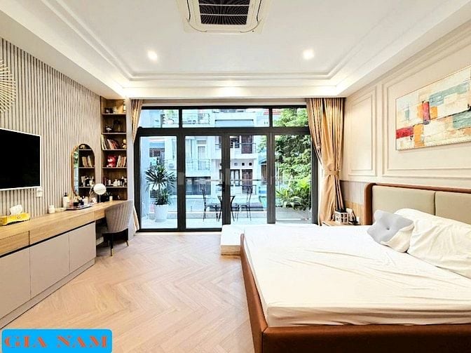 BÁN BIỆT THỰ HẺM 2 XE HƠI TRÁNH NHAU : 101/62 NGUYỄN CHÍ THANH - P. 9 