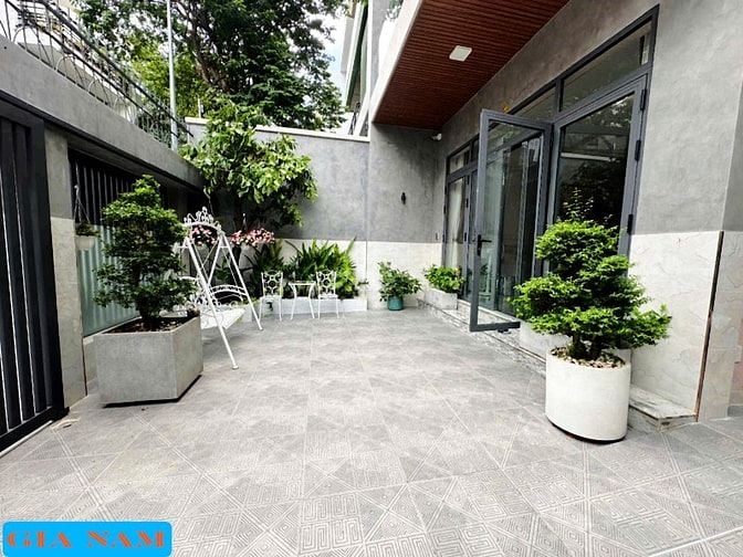 BÁN BIỆT THỰ HẺM 2 XE HƠI TRÁNH NHAU : 101/62 NGUYỄN CHÍ THANH - P. 9 