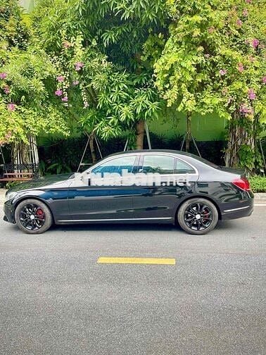 Mercedes-Benz C-Class Đen 5 chỗ