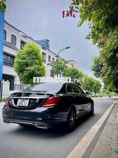 Mercedes-Benz C-Class Đen 5 chỗ