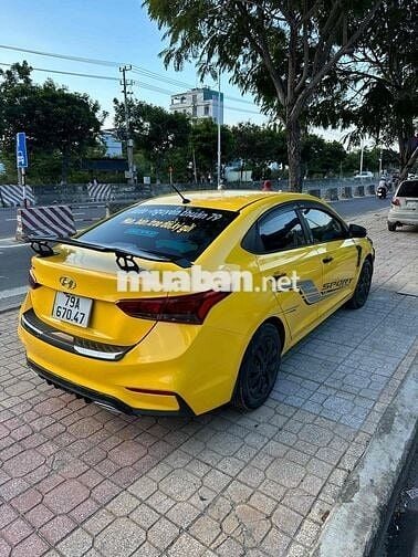 Hyundai Accent 2018 Vàng