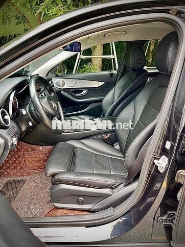 Mercedes-Benz C-Class Đen 5 chỗ