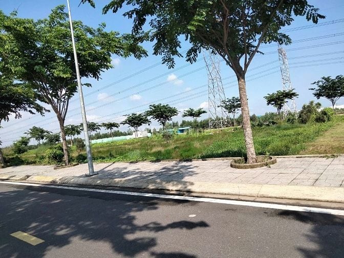 Đất gần khu công nghiệp An Hạ, 5x22, full thổ cư giá 2 tỷ Đức Hòa Đông