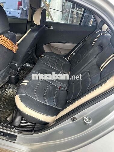 Hyundai Grand i10 Số sàn Bạc 5 chỗ