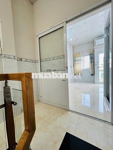 NHÀ TÔN ĐẢN Q4- HẺM 4m- 4 LẦU ĐÚC- DTSD 57m2- CHỈ 2 TỶ nhỉnh