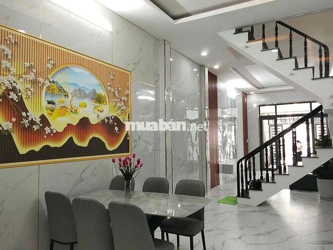 Chủ giảm 100tr! Nhà Tô Ngọc Vân Q12, 3 tầng có gara ô tô, giá 6.1 tỷ